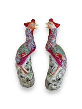 Cargar imagen en el visor de la galería, Set of 2 - Colorful Peacock Statue - DeFrenS
