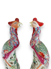 Cargar imagen en el visor de la galería, Set of 2 - Colorful Peacock Statue - DeFrenS
