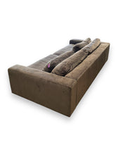 Cargar imagen en el visor de la galería, Gray Velvet Sofa - DeFrenS
