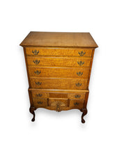 Cargar imagen en el visor de la galería, Antique Tallboy Dresser - DeFrenS
