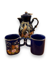 Lade das Bild in den Galerie-Viewer, Vintage Blue Tea Pot and 2 Cups
