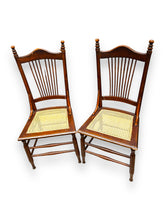 Cargar imagen en el visor de la galería, Set of 2 Antique Chairs - DeFrenS
