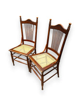 Cargar imagen en el visor de la galería, Set of 2 Antique Chairs - DeFrenS
