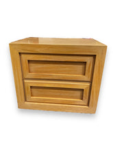 Cargar imagen en el visor de la galería, Thomasville Nightstand - DeFrenS
