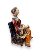 Lade das Bild in den Galerie-Viewer, Chinese Porcelain Ging Style Statue 1 - DeFrenS

