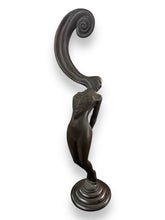 Charger l&#39;image dans la galerie, Art Deco Woman Statue - DeFrenS
