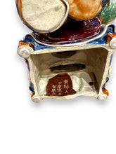 Cargar imagen en el visor de la galería, Chinese Porcelain Ging Style Statue 1 - DeFrenS

