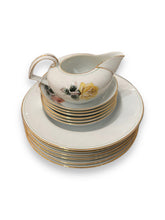 Cargar imagen en el visor de la galería, Kent Trio Floral Place Setting for 6 - Set of 42 - DeFrenS
