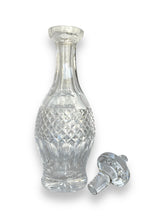 Cargar imagen en el visor de la galería, Waterford Crystal Decanter - Colleen Pattern - DeFrenS
