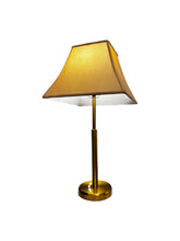 Charger l'image dans la galerie, Brass Table Lamp
