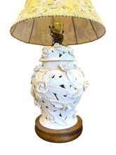 Lade das Bild in den Galerie-Viewer, Porcelain Base Lamp
