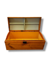 Lade das Bild in den Galerie-Viewer, Light Wood Trunk Circa 1870's - DeFrenS
