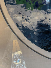 Lade das Bild in den Galerie-Viewer, Round Abstract Framed Art - DeFrenS
