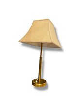 Charger l'image dans la galerie, Brass Table Lamp

