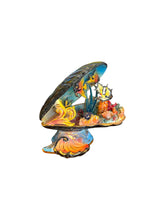 Lade das Bild in den Galerie-Viewer, Clamshell Underwater Diorama Figurine

