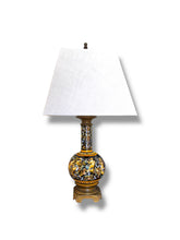 Lade das Bild in den Galerie-Viewer, Glen Earthenware Lamp
