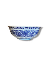 Carica l'immagine nel visualizzatore di Gallery, Signed Blue &amp; White Bowl
