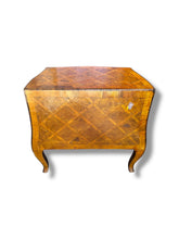 Charger l'image dans la galerie, Small Italian Commode
