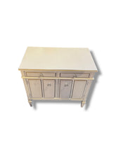 Cargar imagen en el visor de la galería, Small White Dresser
