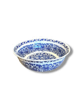 Carica l'immagine nel visualizzatore di Gallery, Signed Blue &amp; White Bowl
