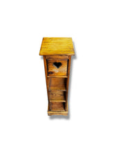 Charger l'image dans la galerie, Wood Shelf w/ Heart
