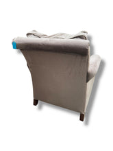 Lade das Bild in den Galerie-Viewer, Gray Basset Accent Chair - DeFrenS
