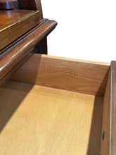 Cargar imagen en el visor de la galería, Hekman Rolltop Desk
