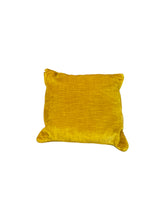 Cargar imagen en el visor de la galería, Butterfly Embroidered Pillow
