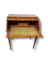 Cargar imagen en el visor de la galería, Hekman Rolltop Desk
