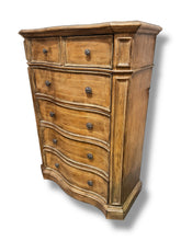 Carica l'immagine nel visualizzatore di Gallery, Hooker Gentleman's Chest - DeFrenS

