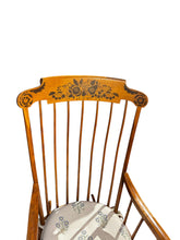 Lade das Bild in den Galerie-Viewer, Nichols &amp; Stone Rocking Chair

