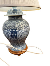 Charger l'image dans la galerie, Blue &amp; White Asian Lamp - DeFrenS
