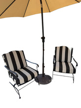 Lade das Bild in den Galerie-Viewer, Setof2-B&amp;W Outdoor Chairs
