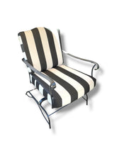 Lade das Bild in den Galerie-Viewer, Setof2-B&amp;W Outdoor Chairs
