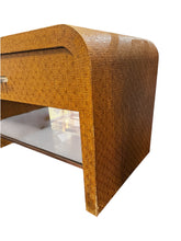 Lade das Bild in den Galerie-Viewer, T. Bahama Style Table
