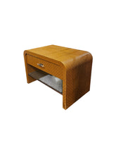 Lade das Bild in den Galerie-Viewer, T. Bahama Style Table

